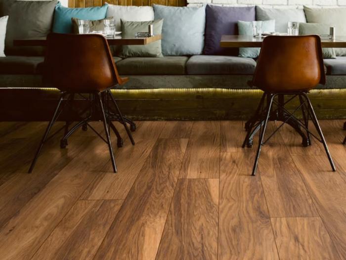 H04 CHESTNUT SEPIA BROWN - Laminate flooring with wood effect _ Ter Hürne